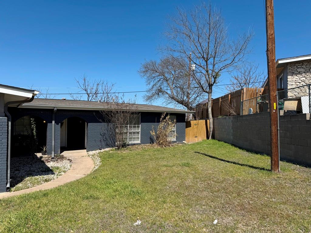 7308 Grand Canyon Dr B Property Photo