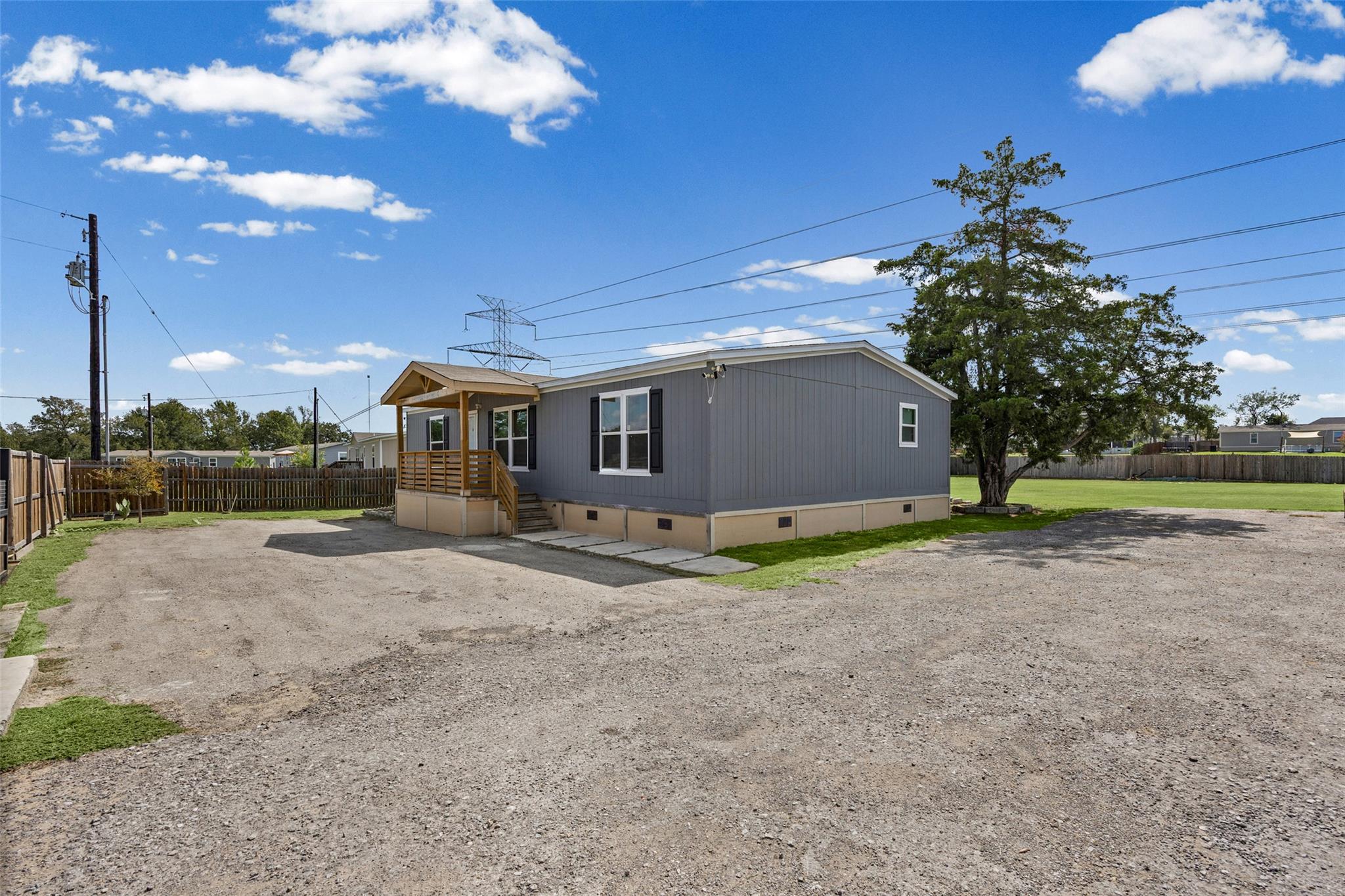 109 Zacate St Property Photo 4