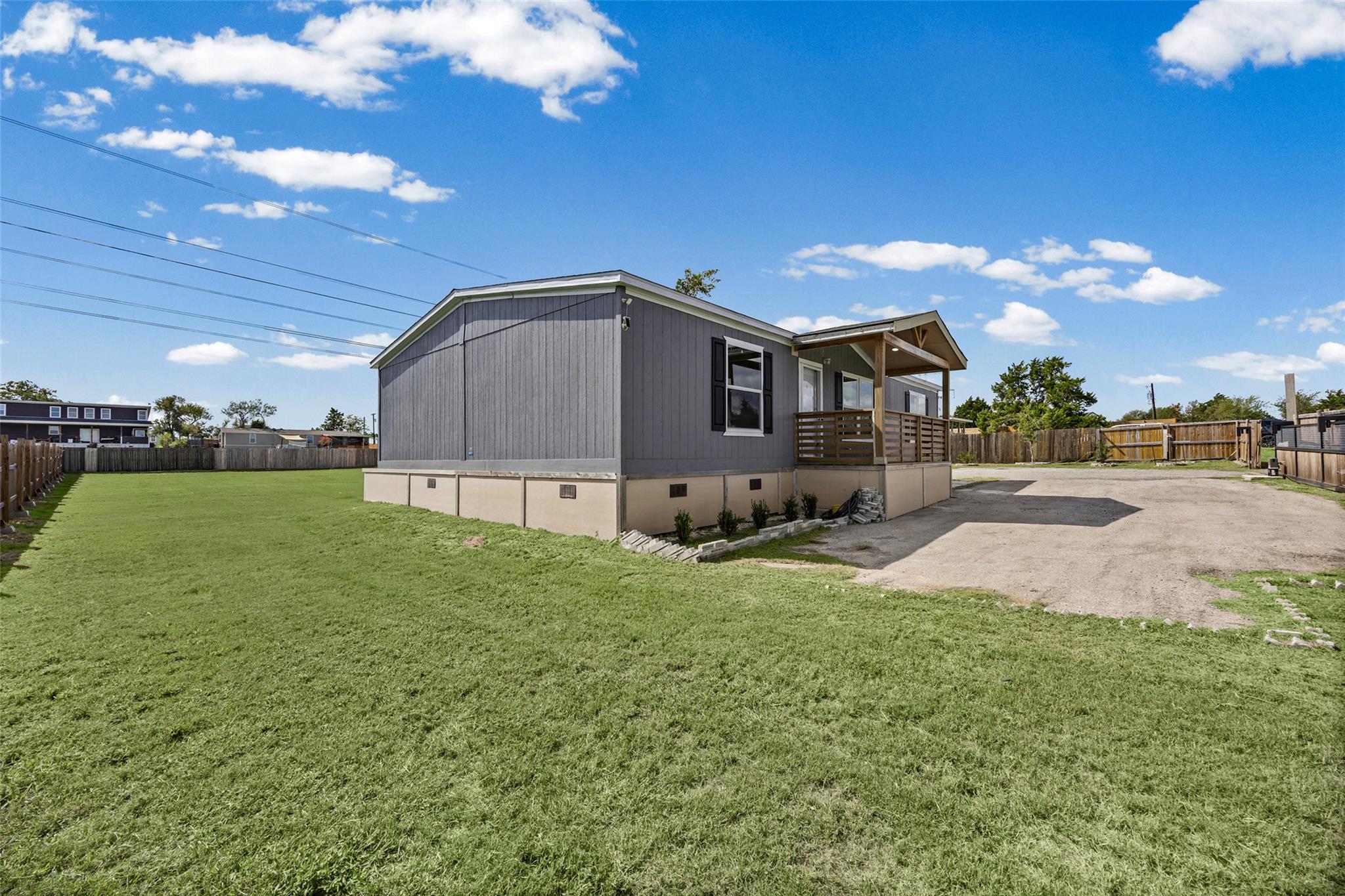 109 Zacate St Property Photo 5