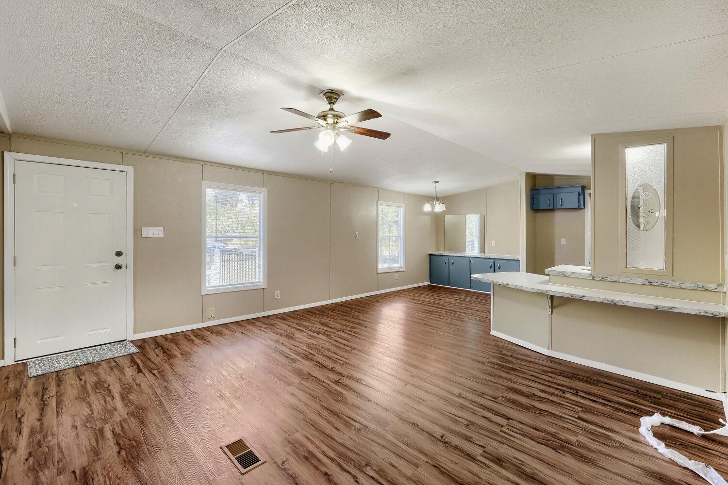 208 Circle Dr Property Photo 5