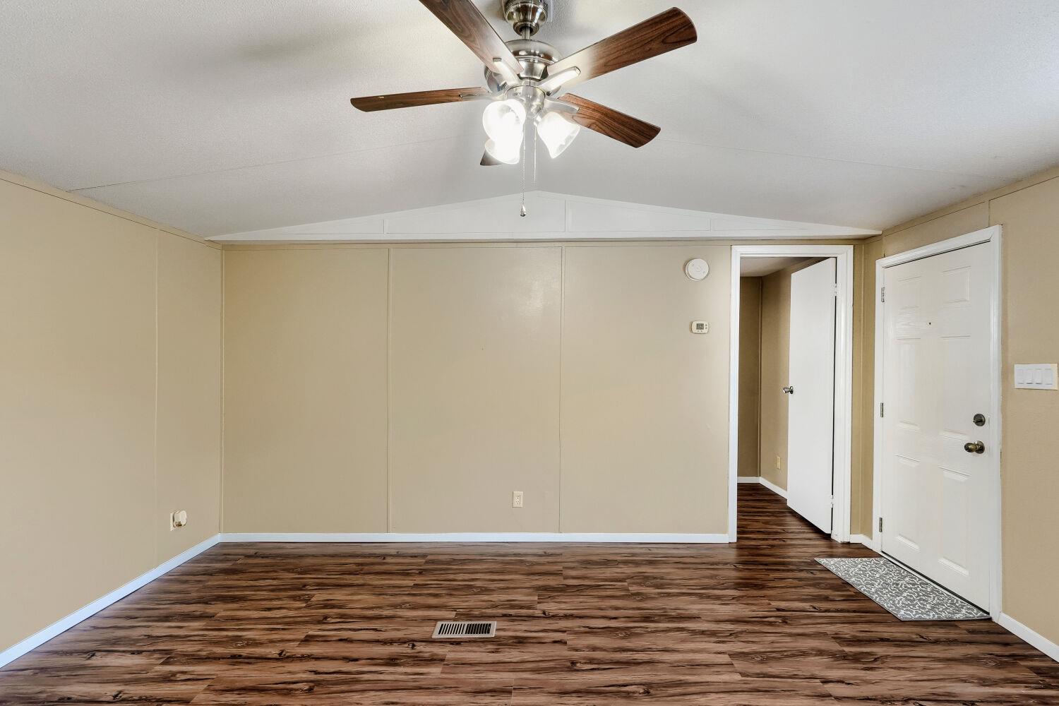 208 Circle Dr Property Photo 11