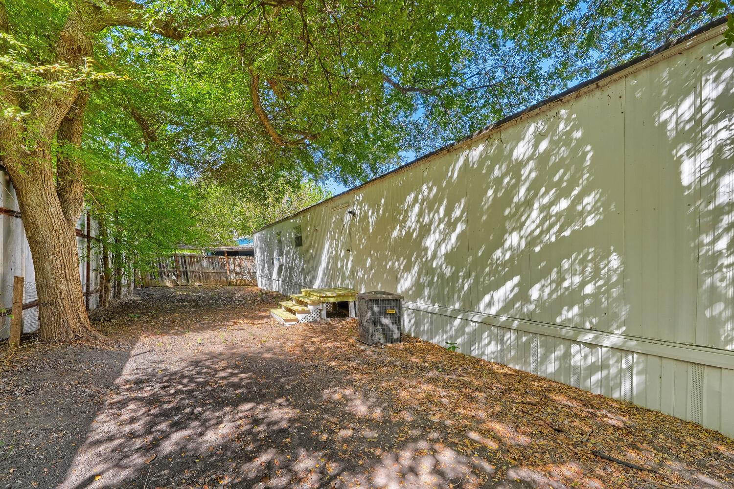 208 Circle Dr Property Photo 31