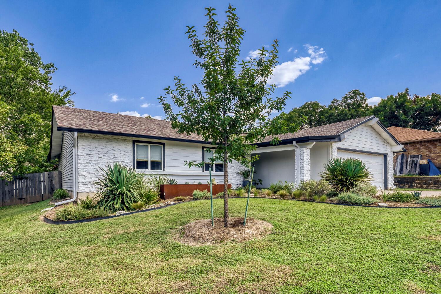 10109 Woodstock Dr Property Photo 1