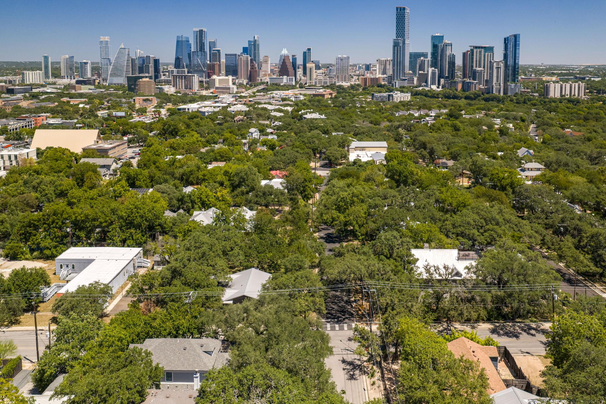 1800 Brackenridge St Property Photo 3
