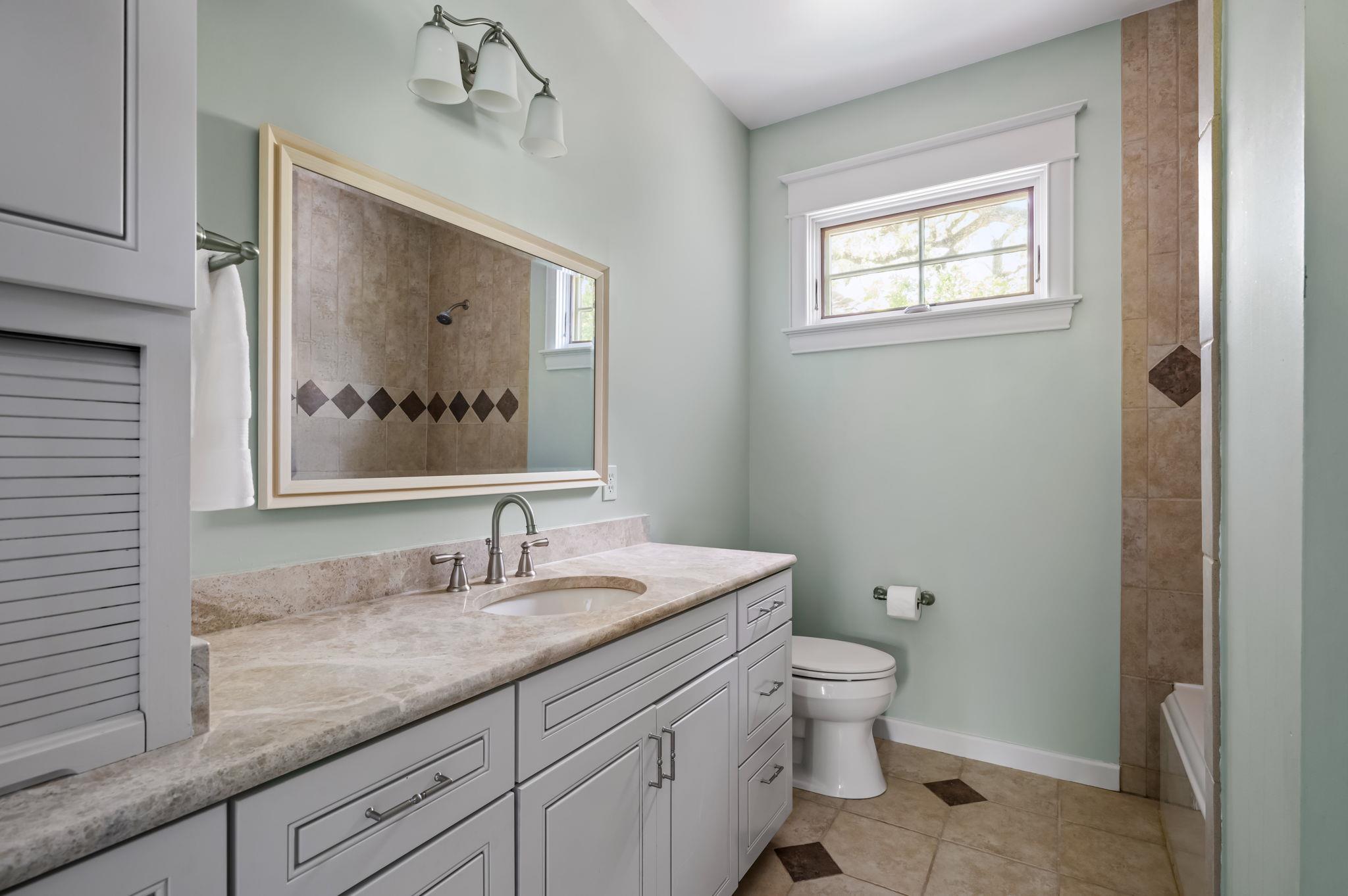 1800 Brackenridge St Property Photo 28