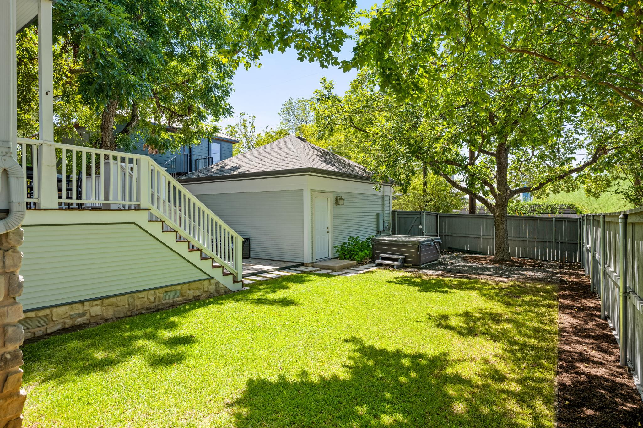 1800 Brackenridge St Property Photo 35