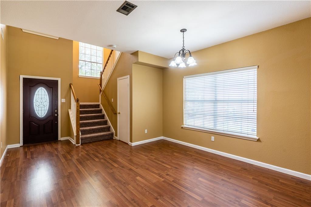 2104 Grove Dr Property Photo 4