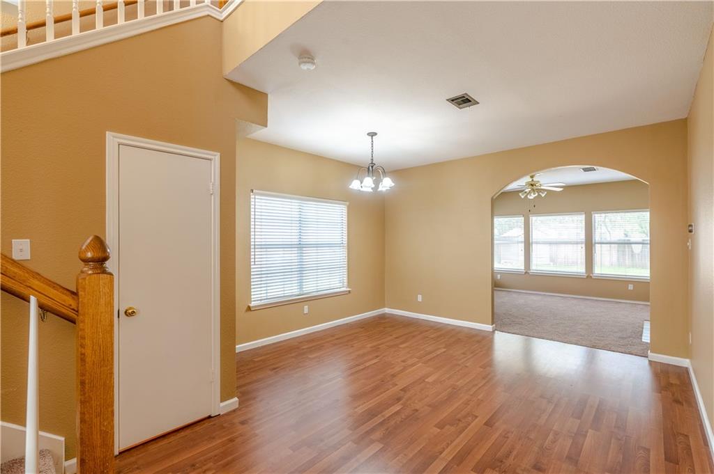 2104 Grove Dr Property Photo 5