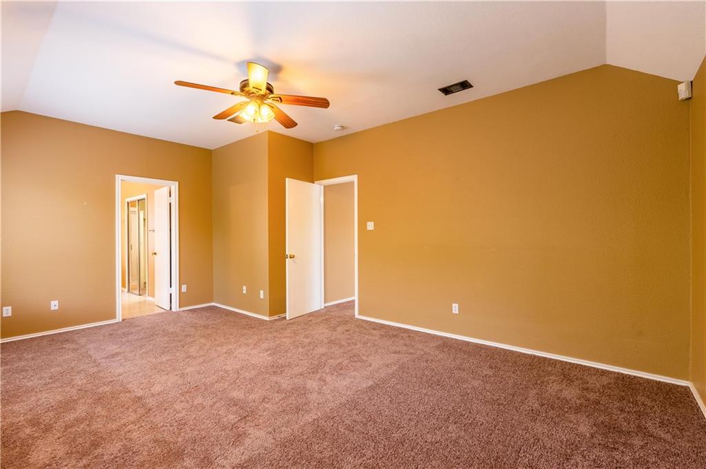 2104 Grove Dr Property Photo 13