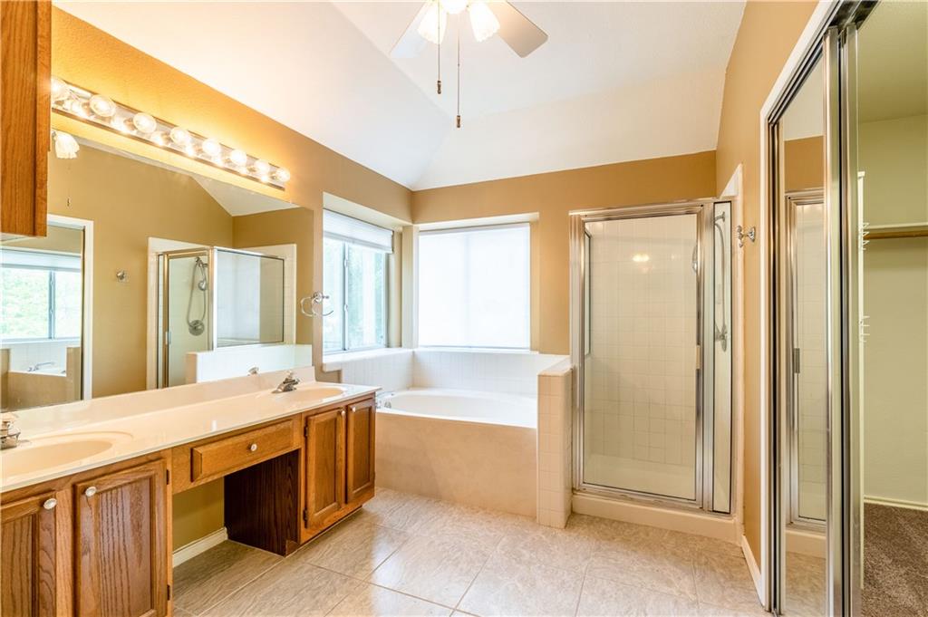 2104 Grove Dr Property Photo 15