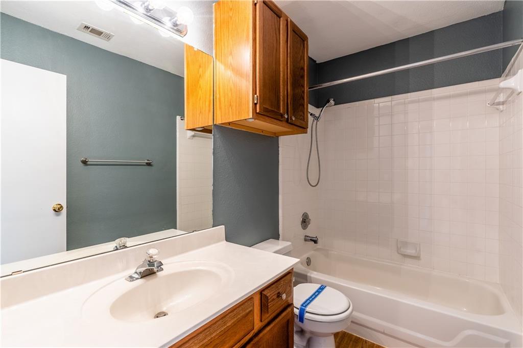 2104 Grove Dr Property Photo 19
