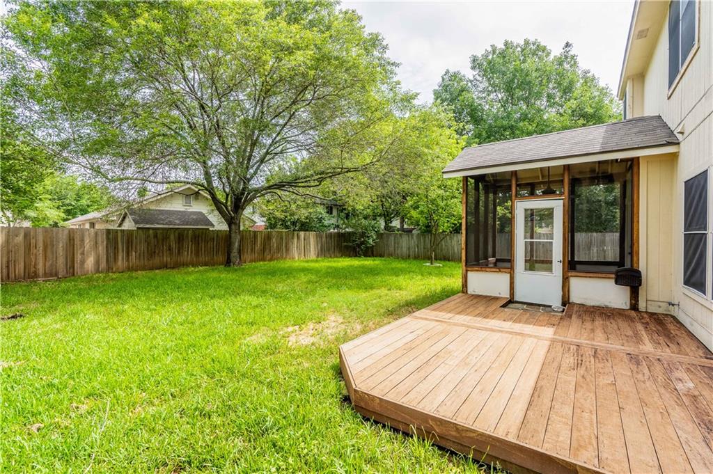 2104 Grove Dr Property Photo 21