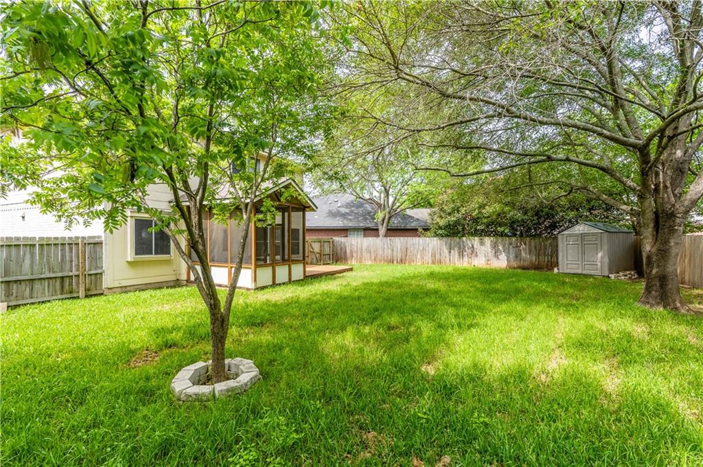 2104 Grove Dr Property Photo 23