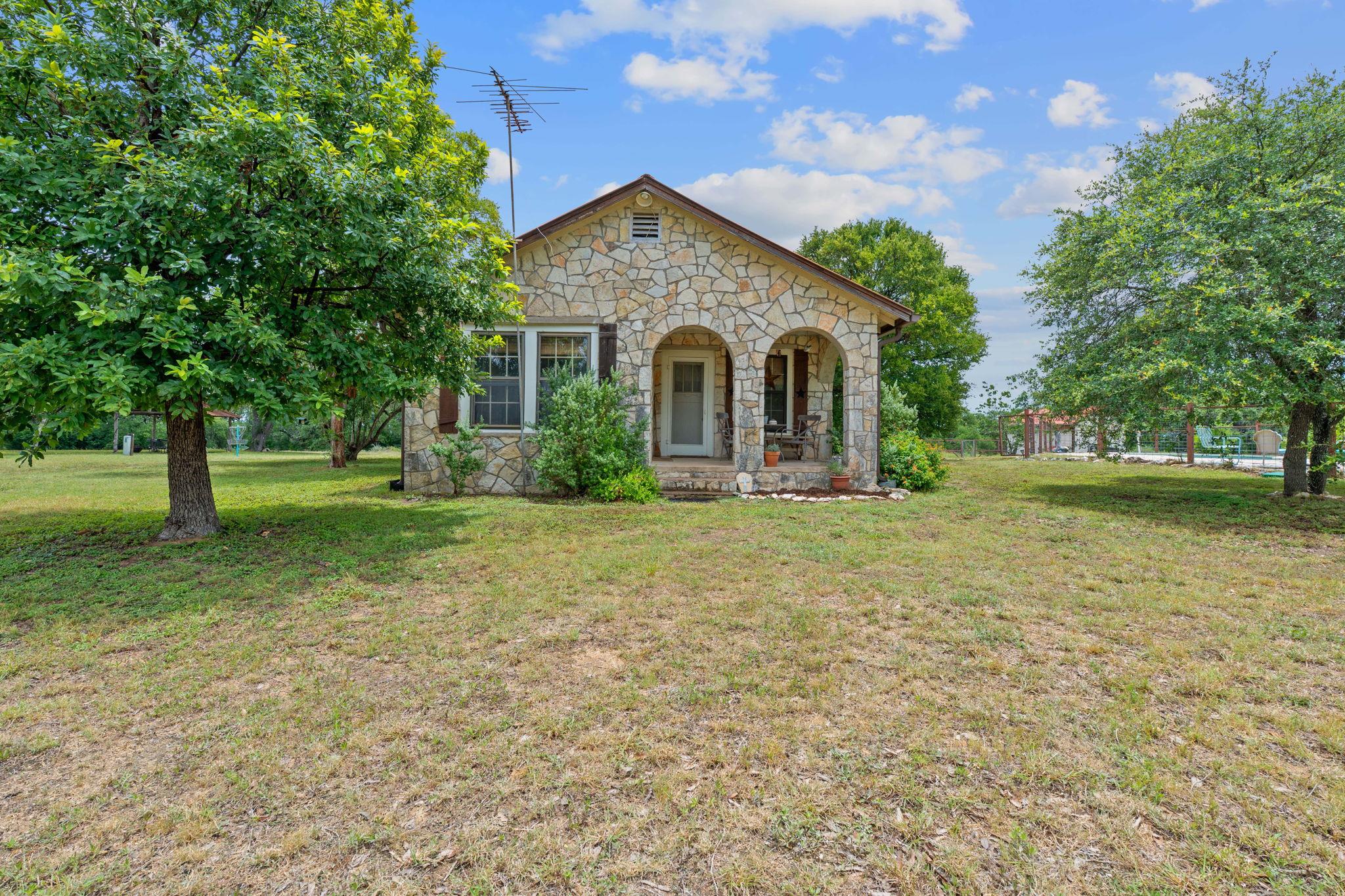3468 Elder Hill Rd Property Photo 2