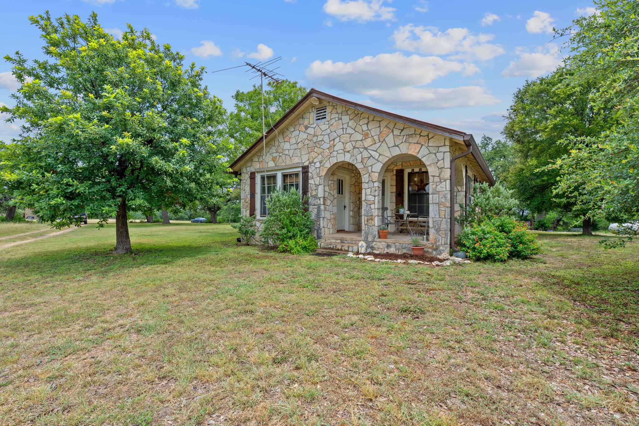 3468 Elder Hill Rd Property Photo 3