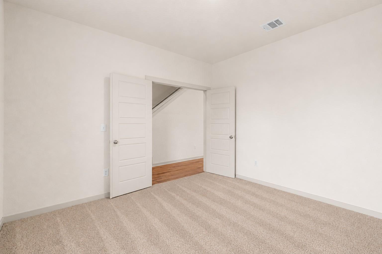 14101 Mcarthur Dr Property Photo 2