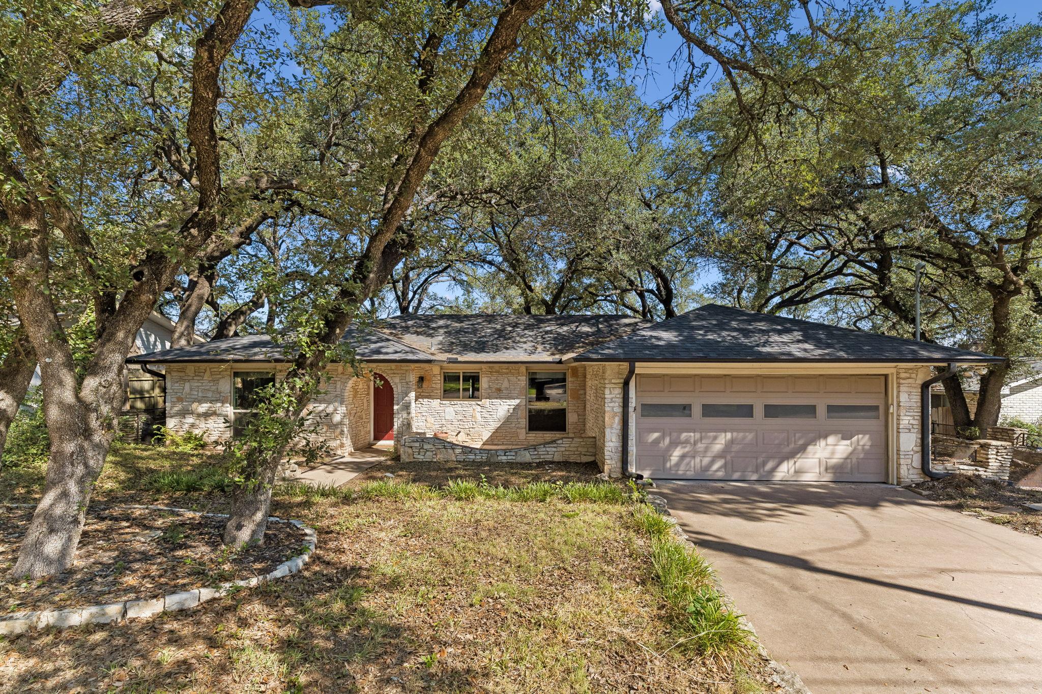 1105 N Riviera Cir Property Photo 1