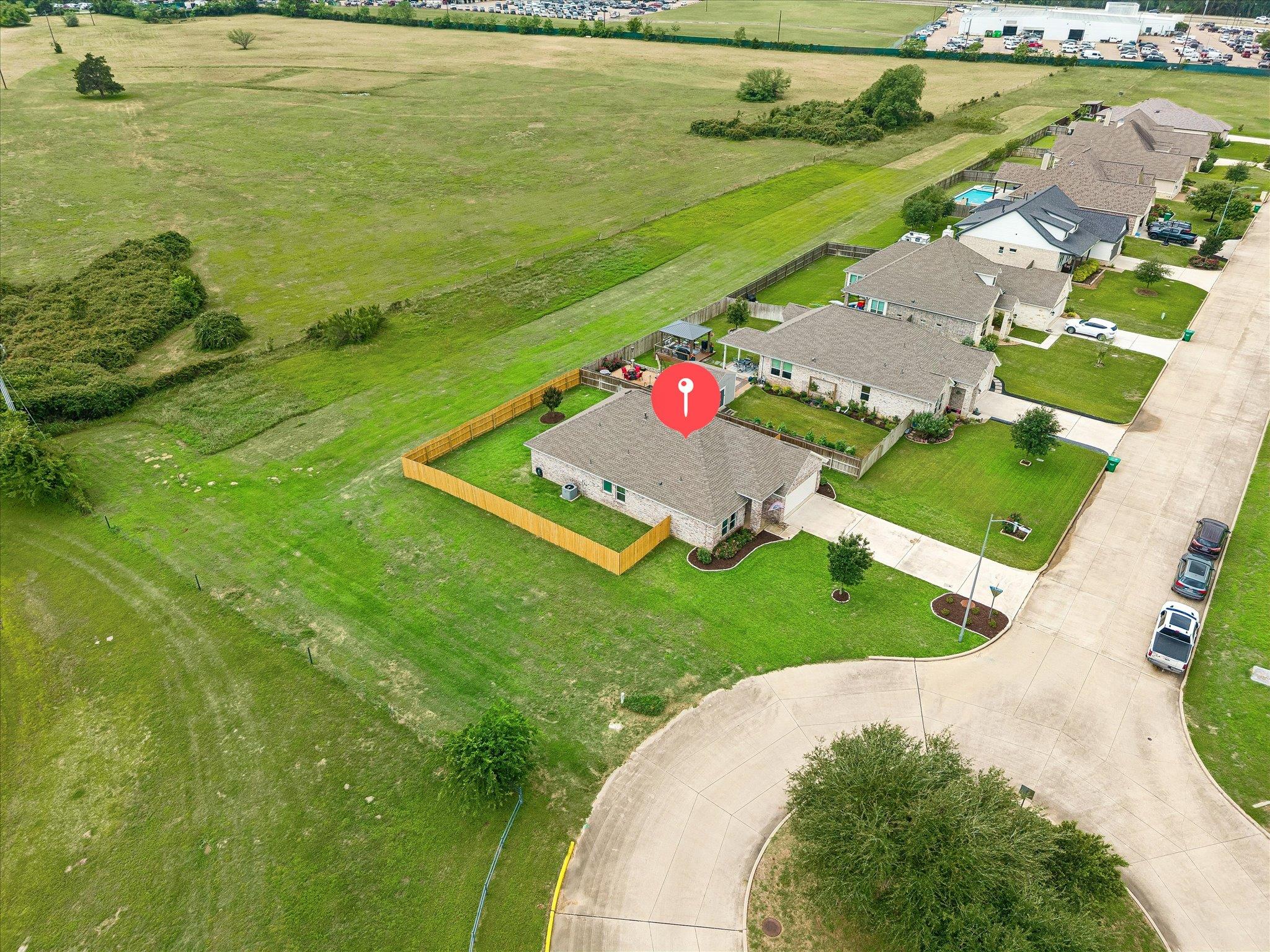 1401 Timber Oaks Dr Property Photo 2