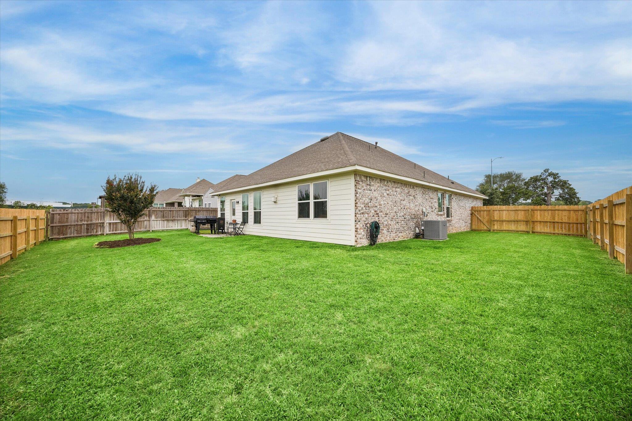 1401 Timber Oaks Dr Property Photo 16