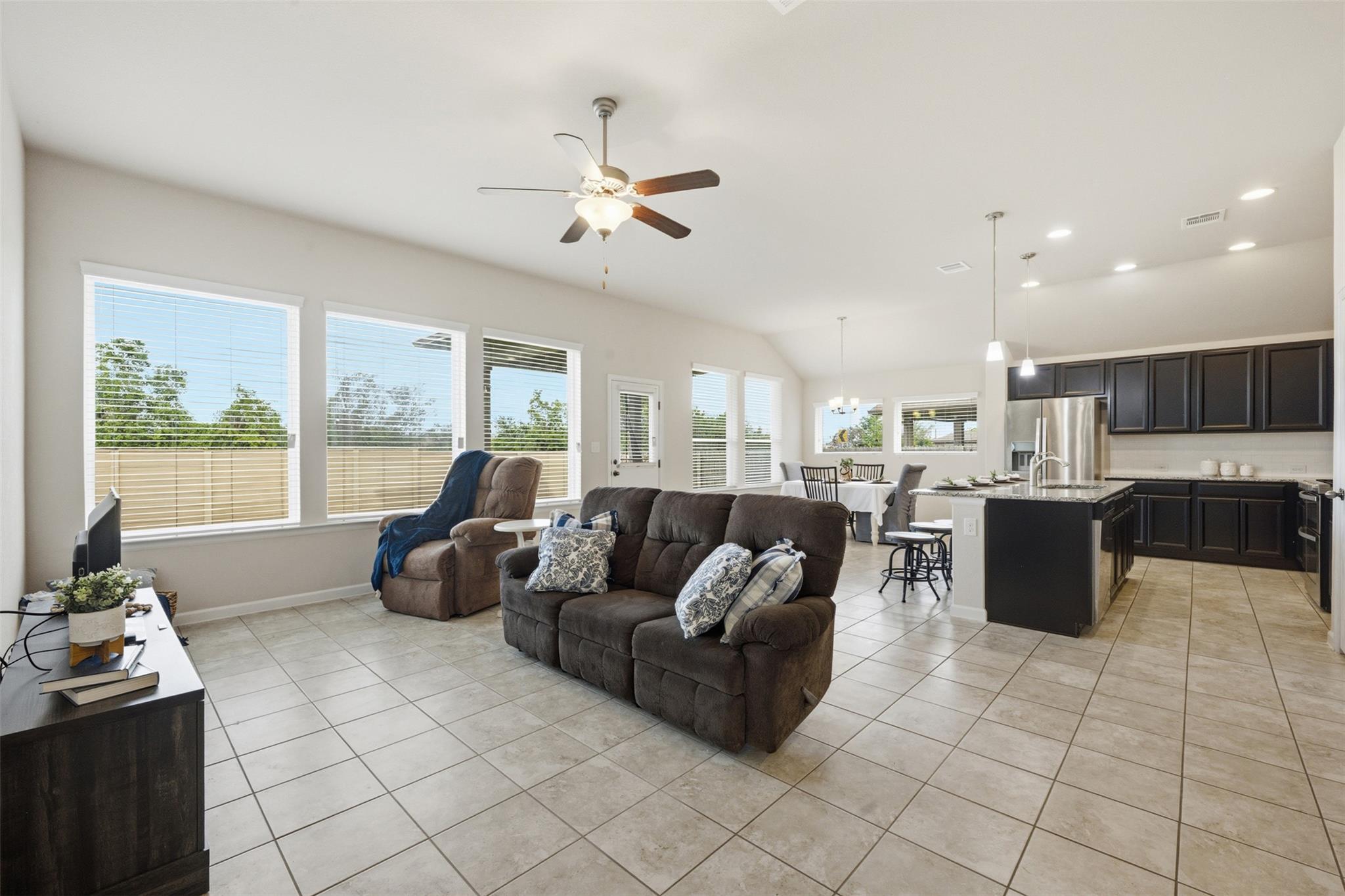 276 Gunnison Way Property Photo 7