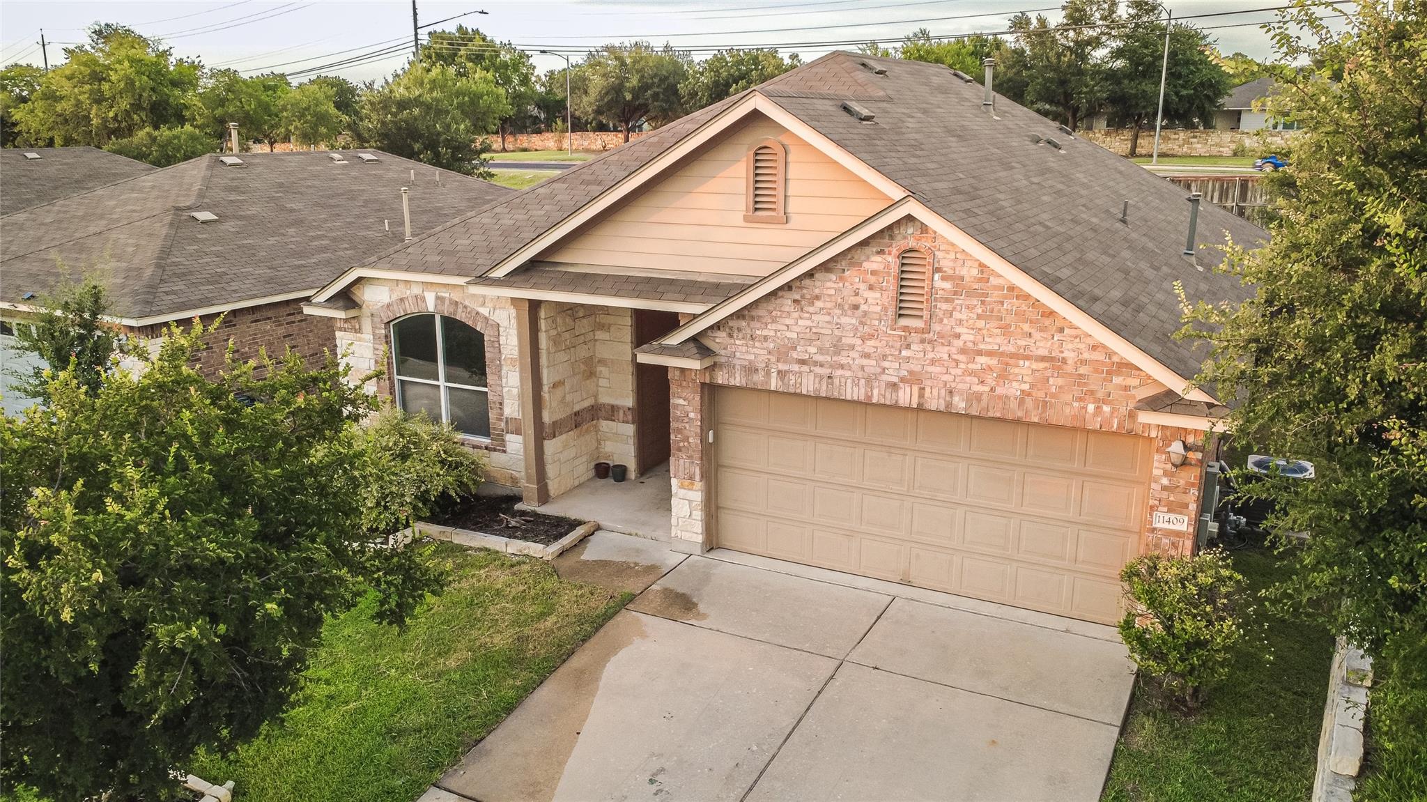 11409 Satchel Dr Property Photo 1