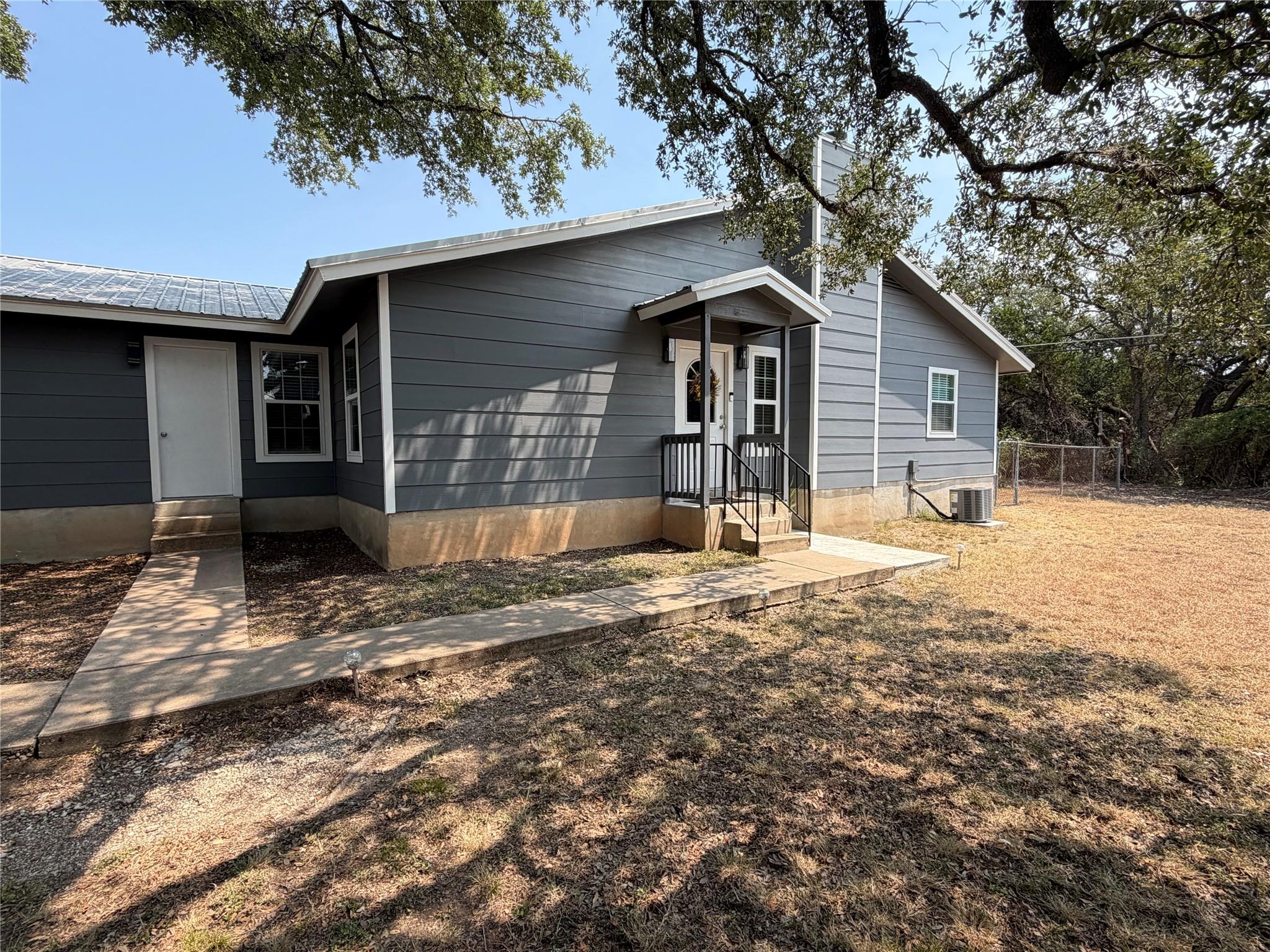 5303 B Thunderbird St Property Photo 3
