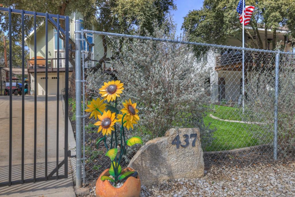 437 Stagecoach Dr Property Photo 4