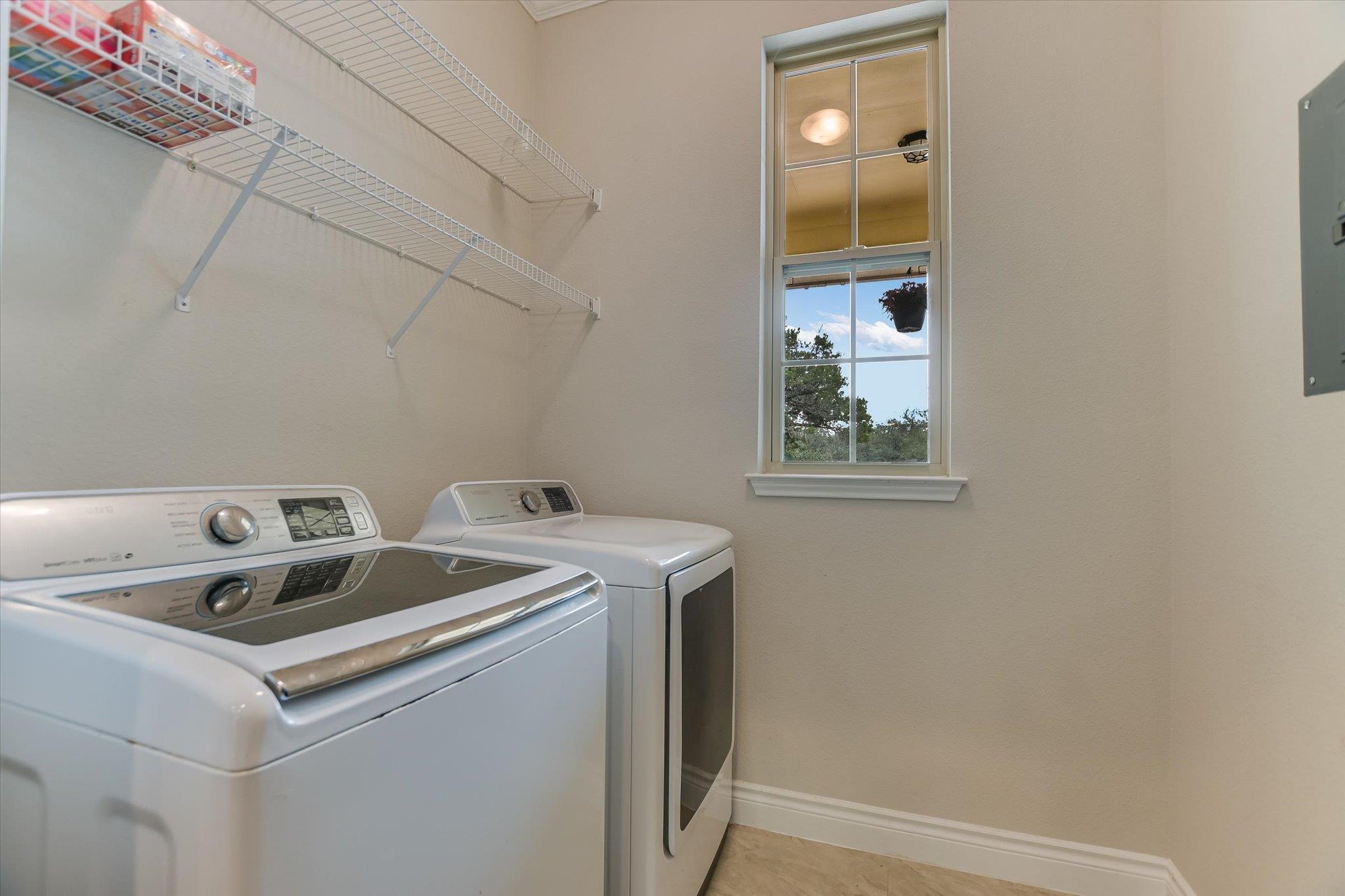 300 Round Rock Rd Property Photo 14