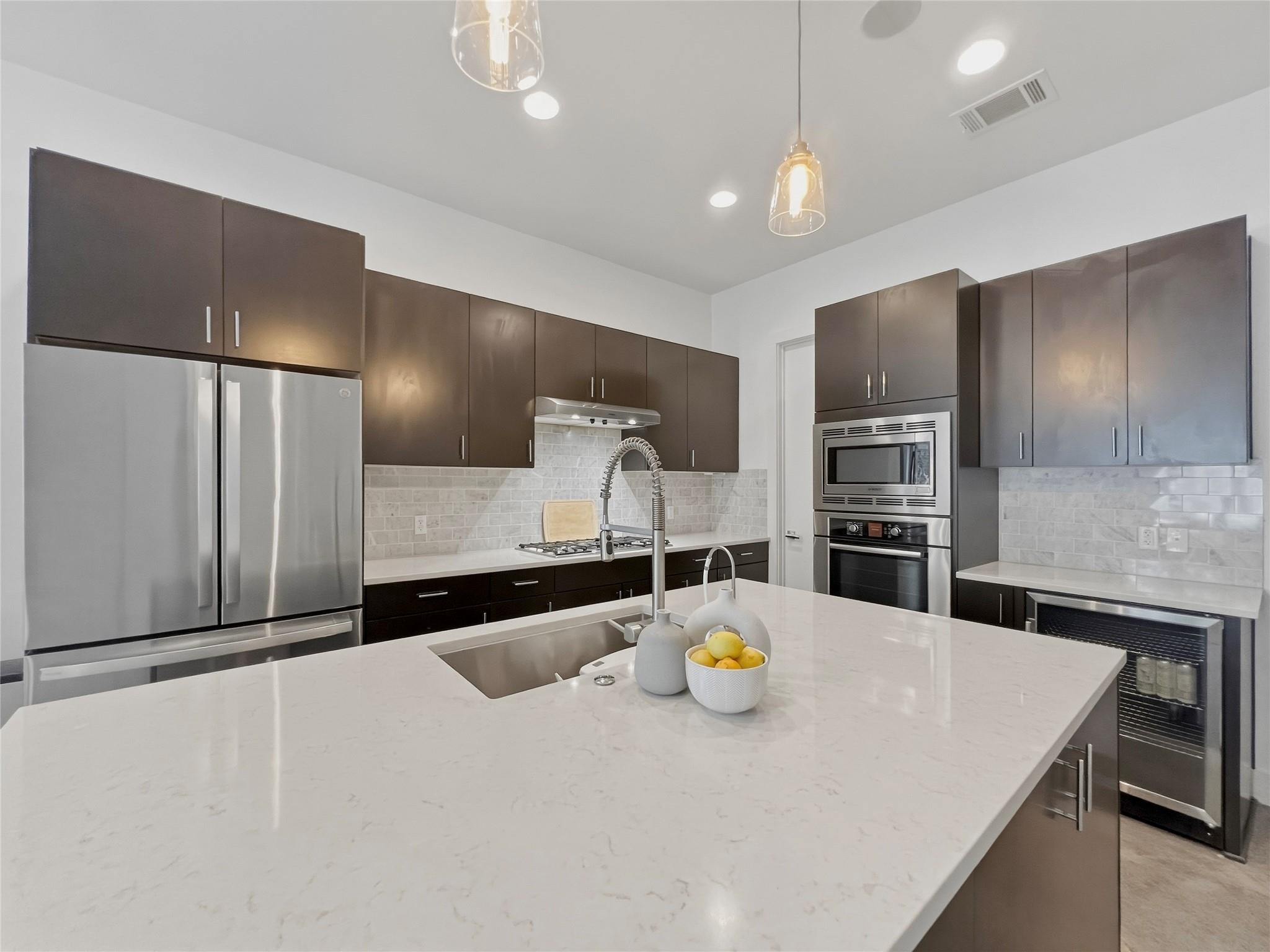 2118 Brackenridge St #2 Property Photo 8