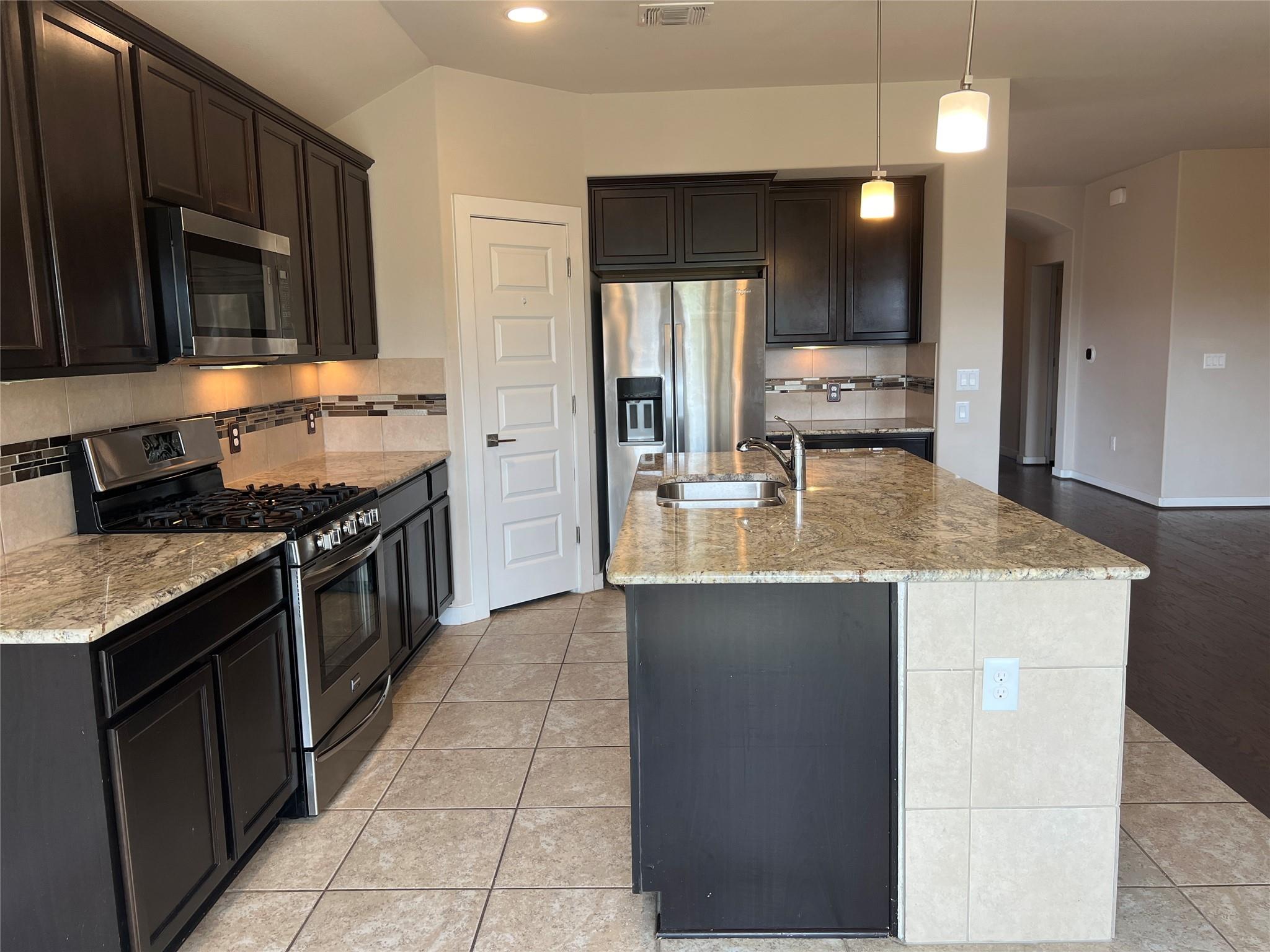 7009 Sienna Rouge Path Property Photo 5