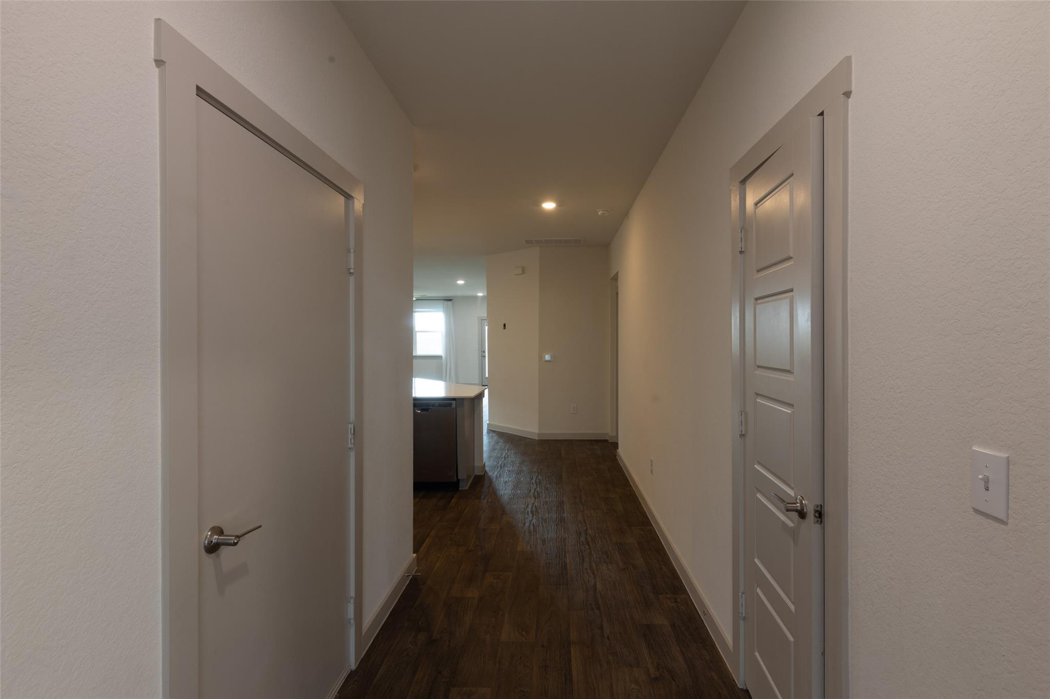 2913 Louris Ln Property Photo 4