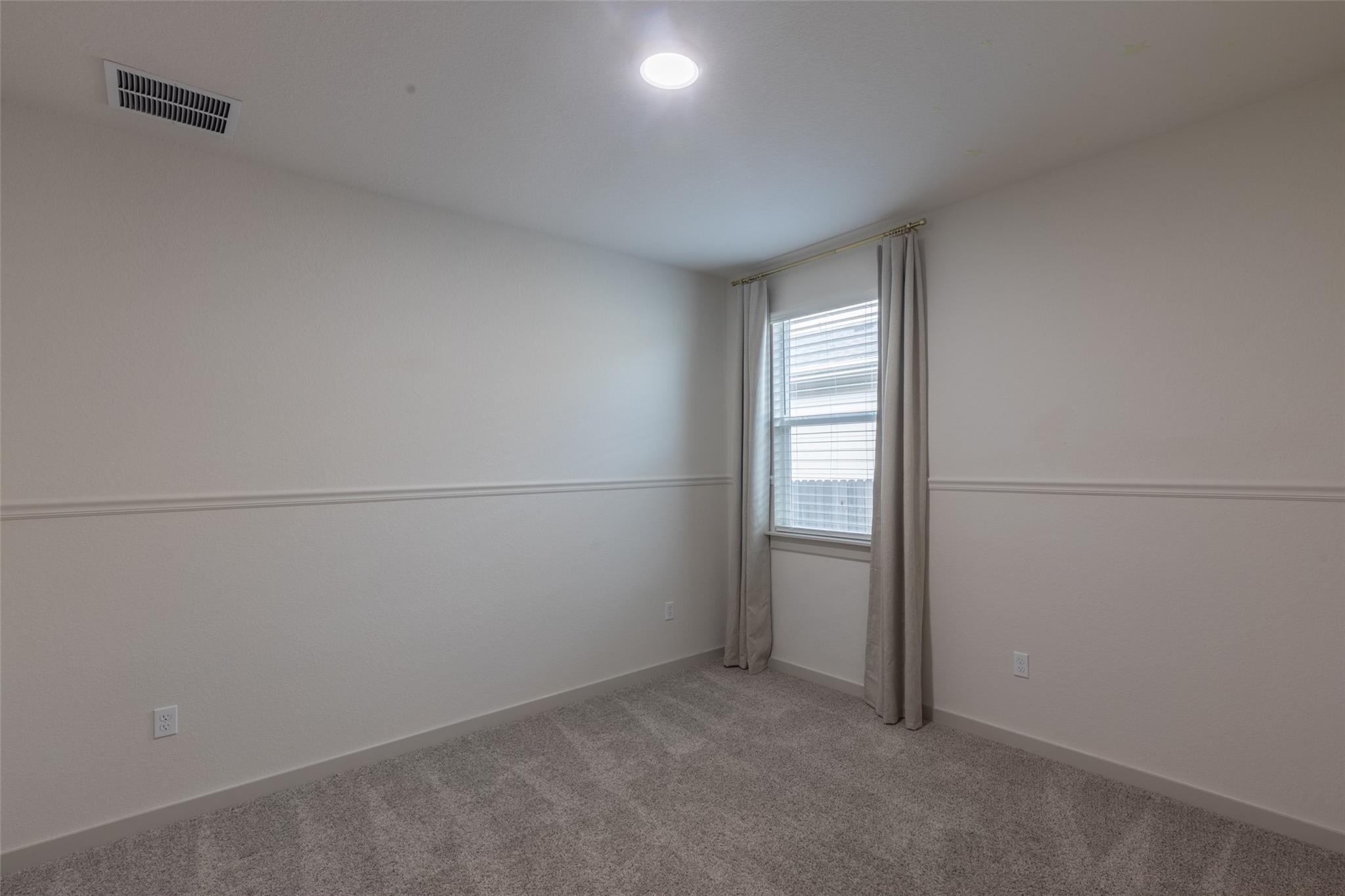 2913 Louris Ln Property Photo 8