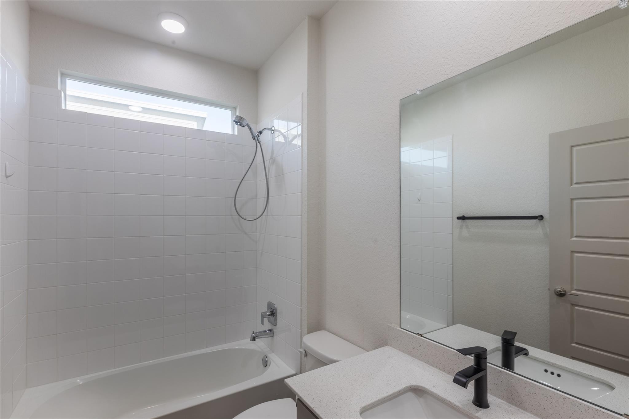 2913 Louris Ln Property Photo 10