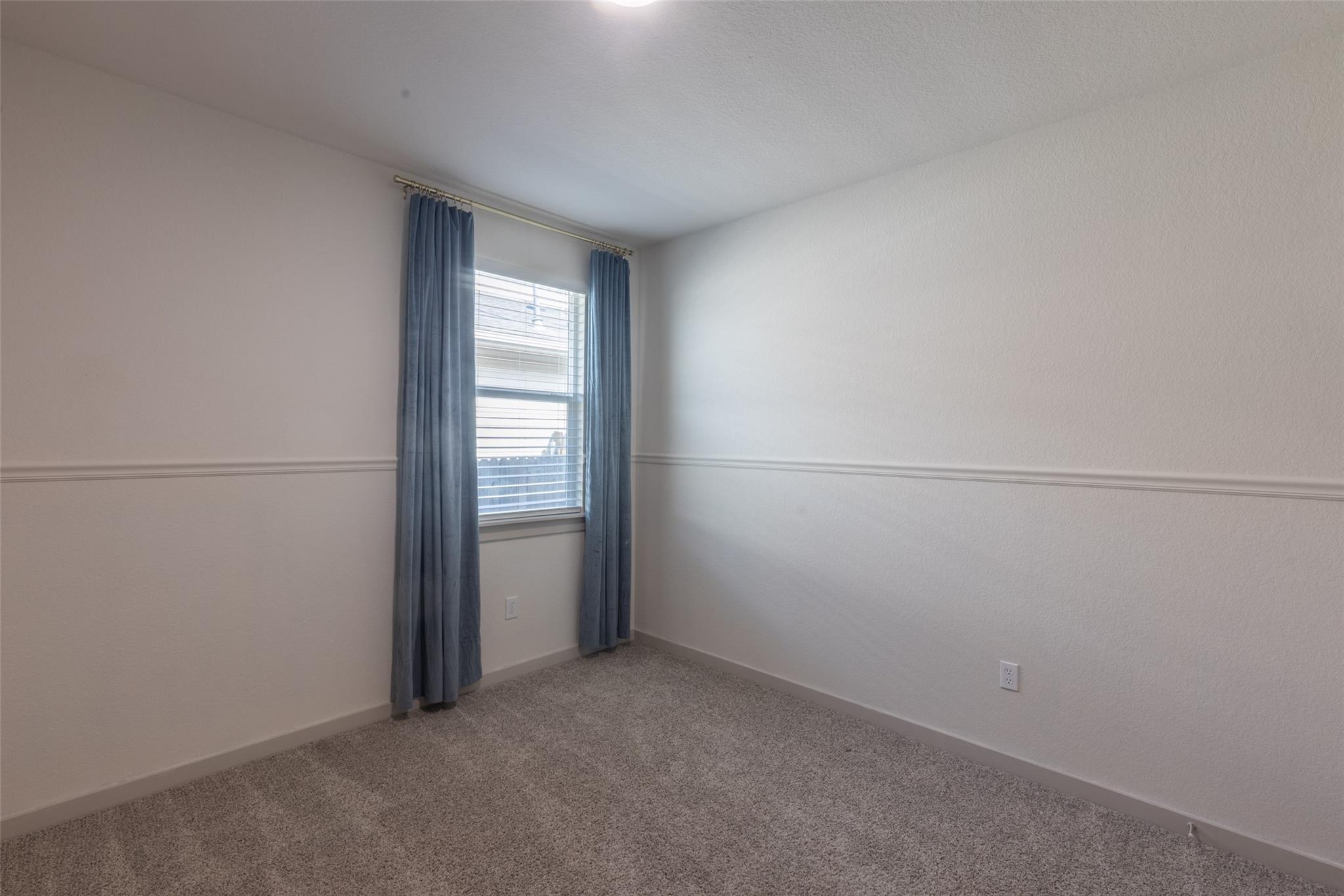 2913 Louris Ln Property Photo 11