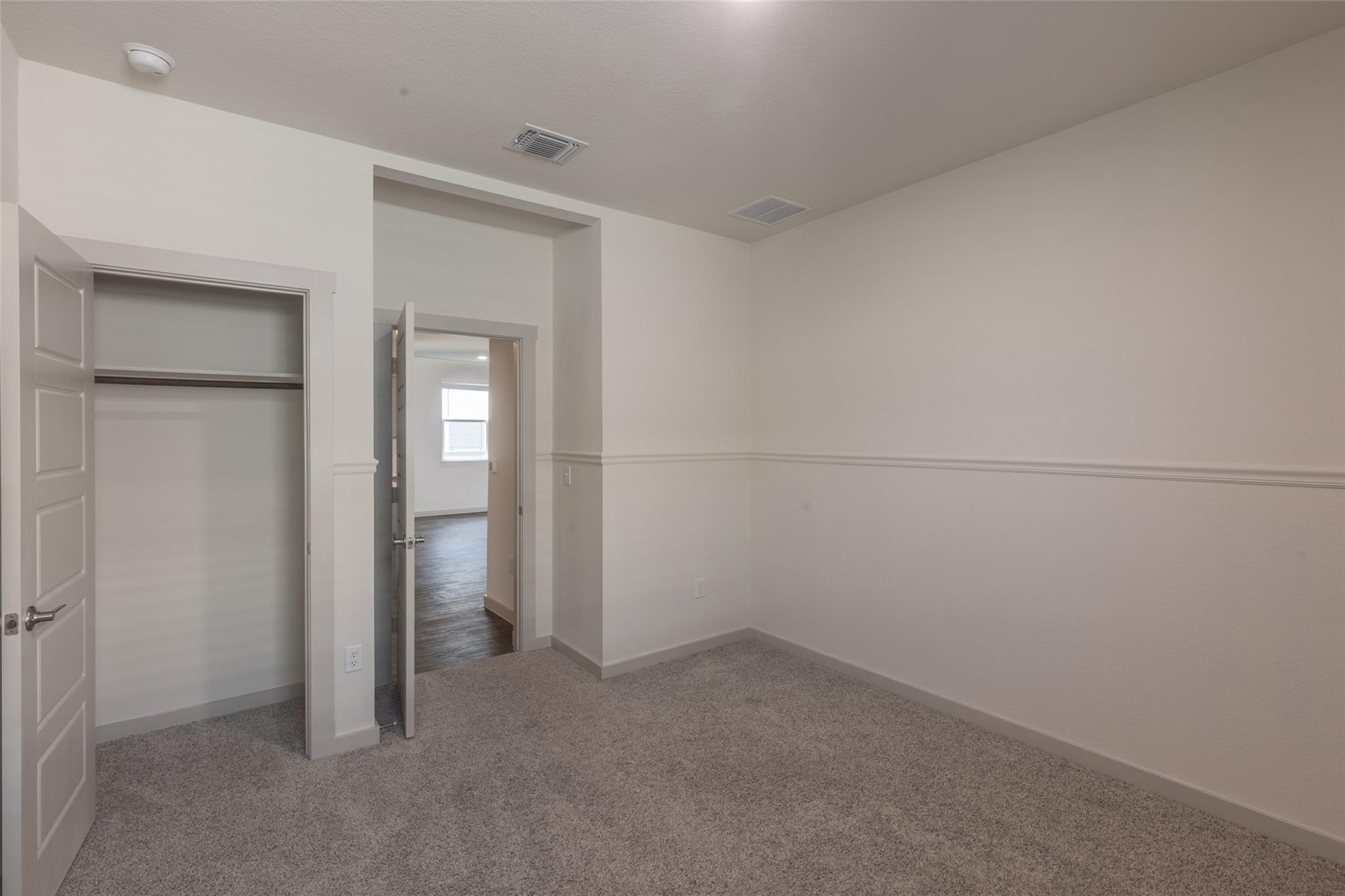 2913 Louris Ln Property Photo 12