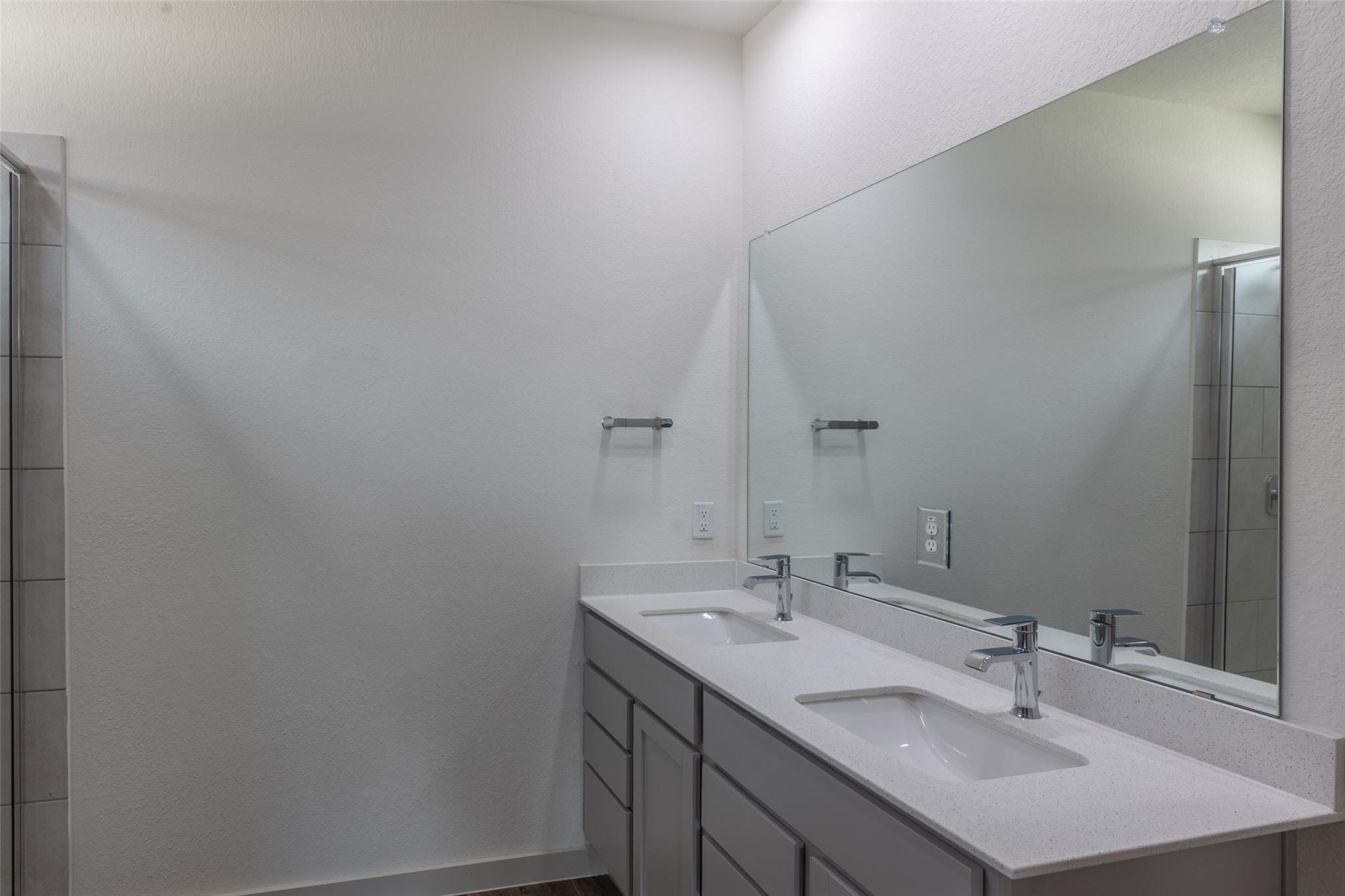 2913 Louris Ln Property Photo 21