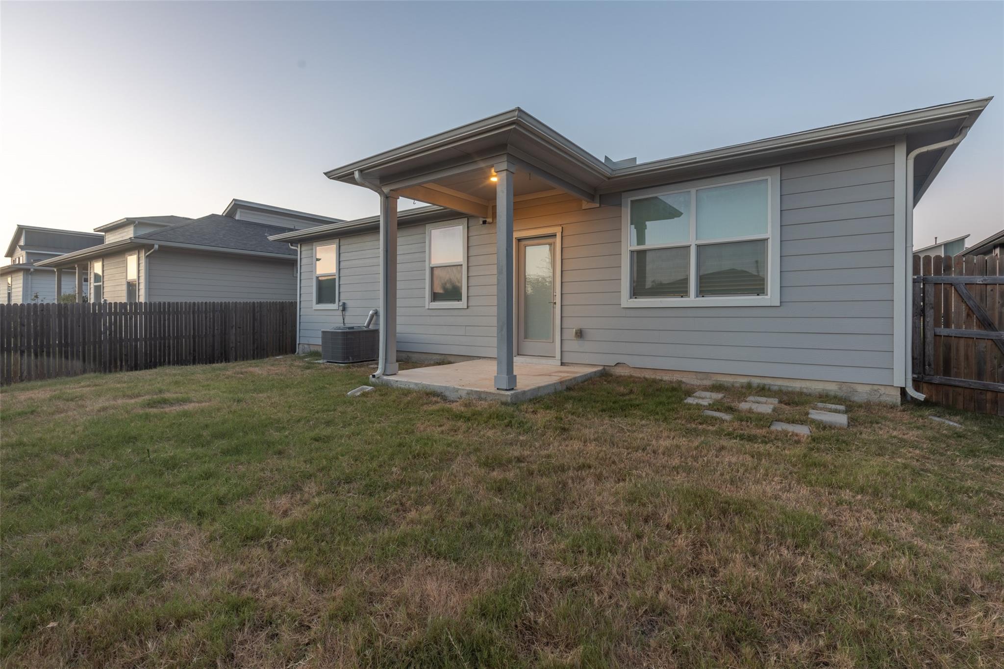 2913 Louris Ln Property Photo 25