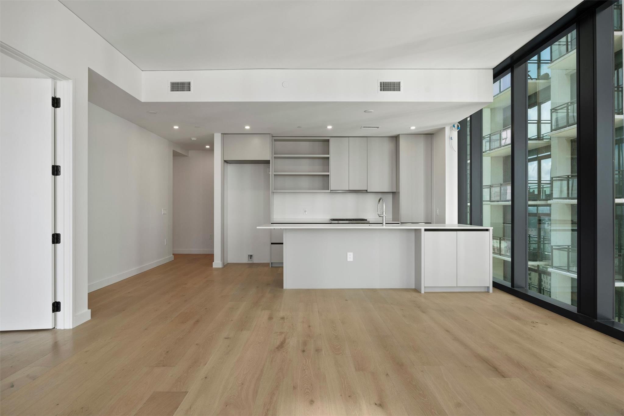 610 Davis St #2408 Property Photo 11