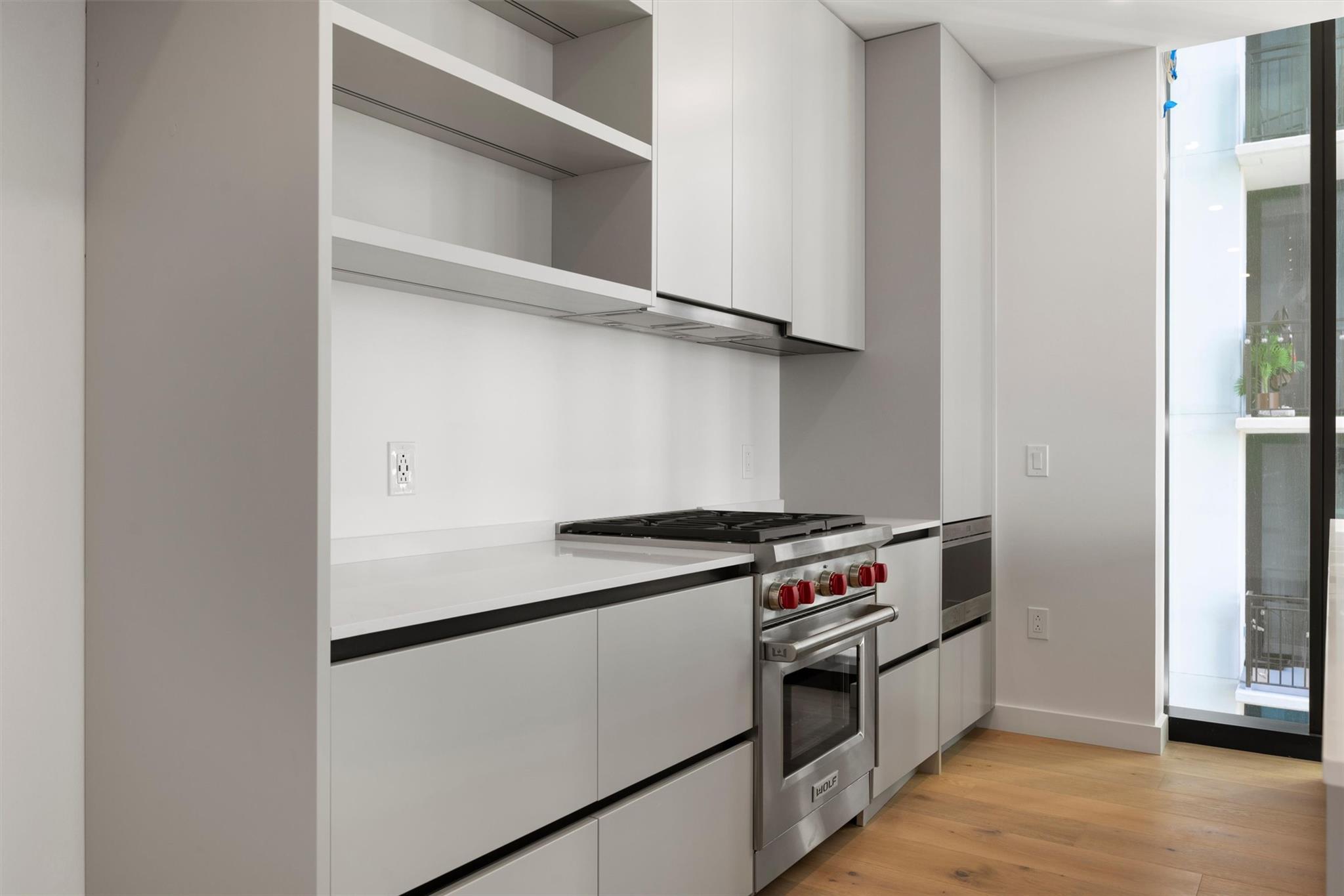 610 Davis St #2408 Property Photo 13