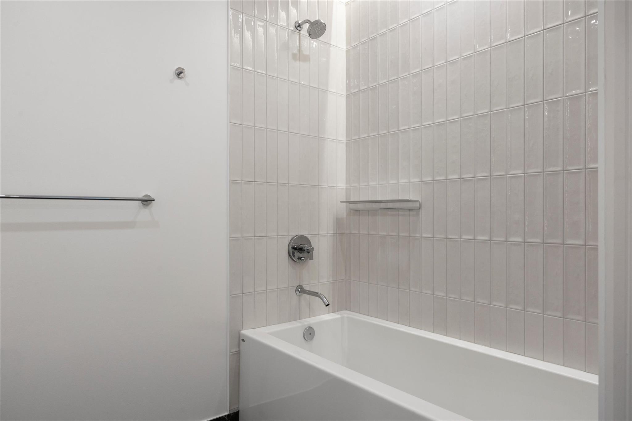 610 Davis St #2408 Property Photo 15
