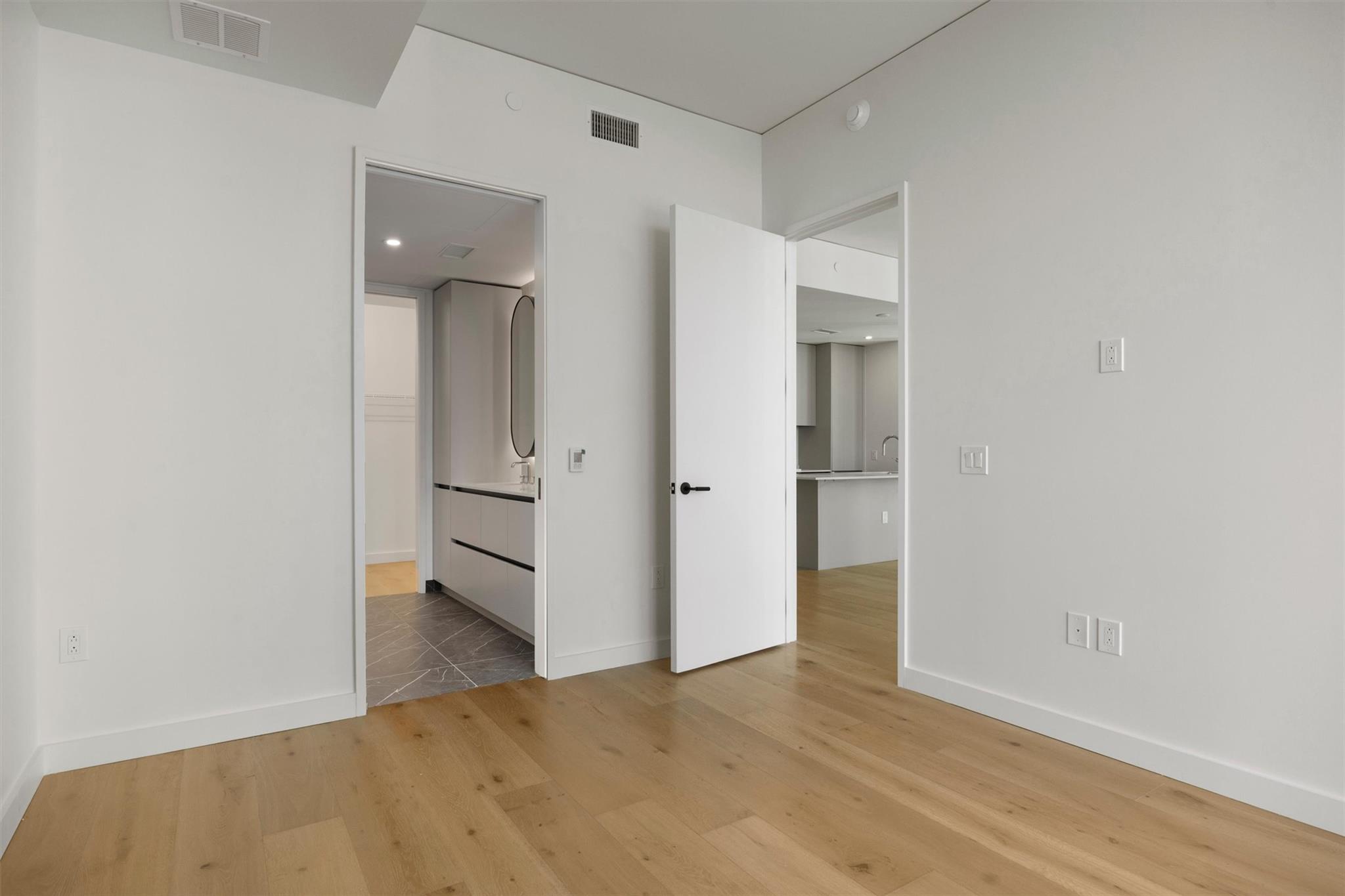 610 Davis St #2408 Property Photo 25