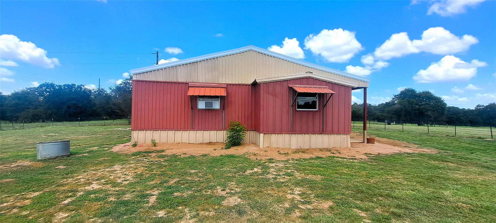 937 Cr 305 Ctr Property Photo 3
