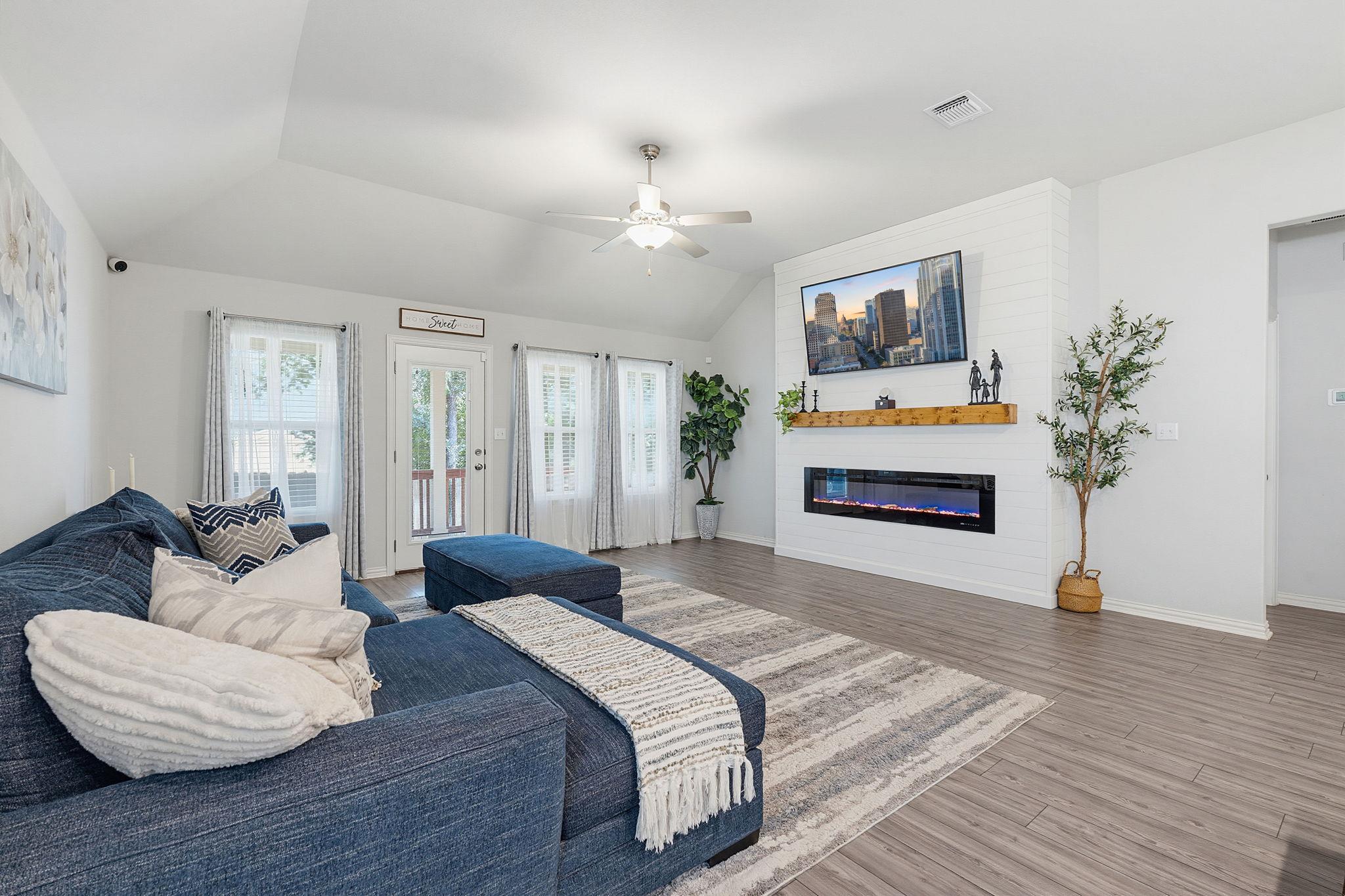 7032817 Property Photo 8