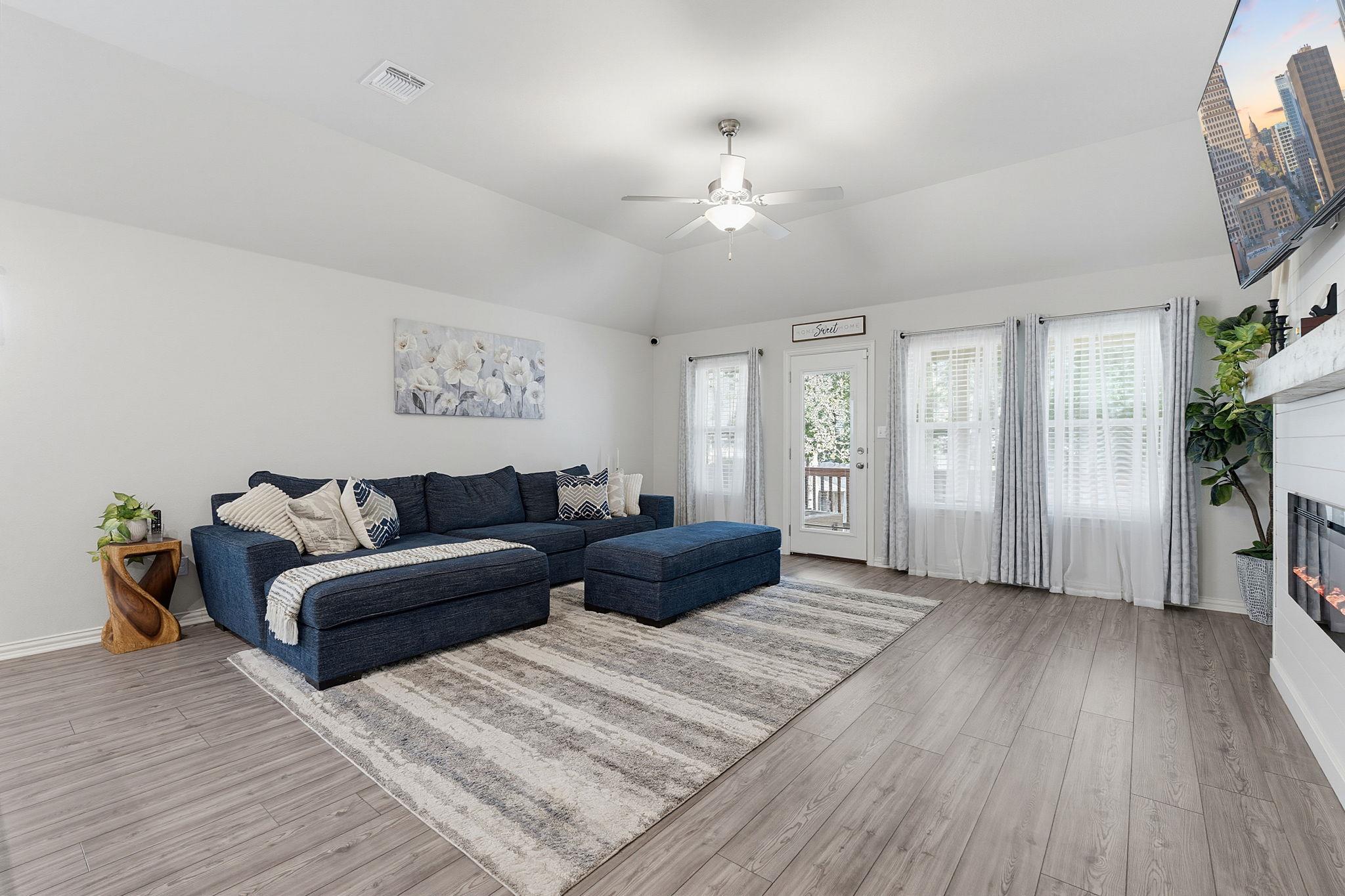 7032817 Property Photo 9