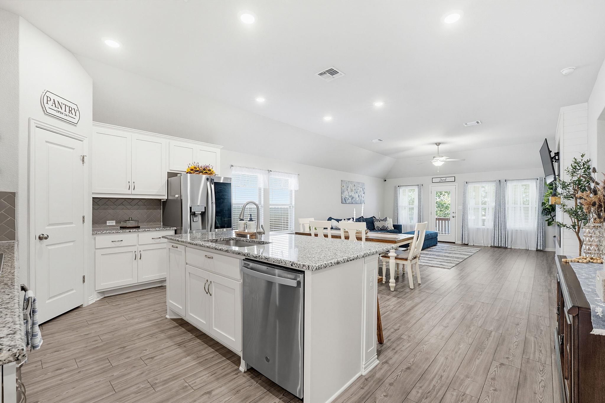 7032817 Property Photo 16