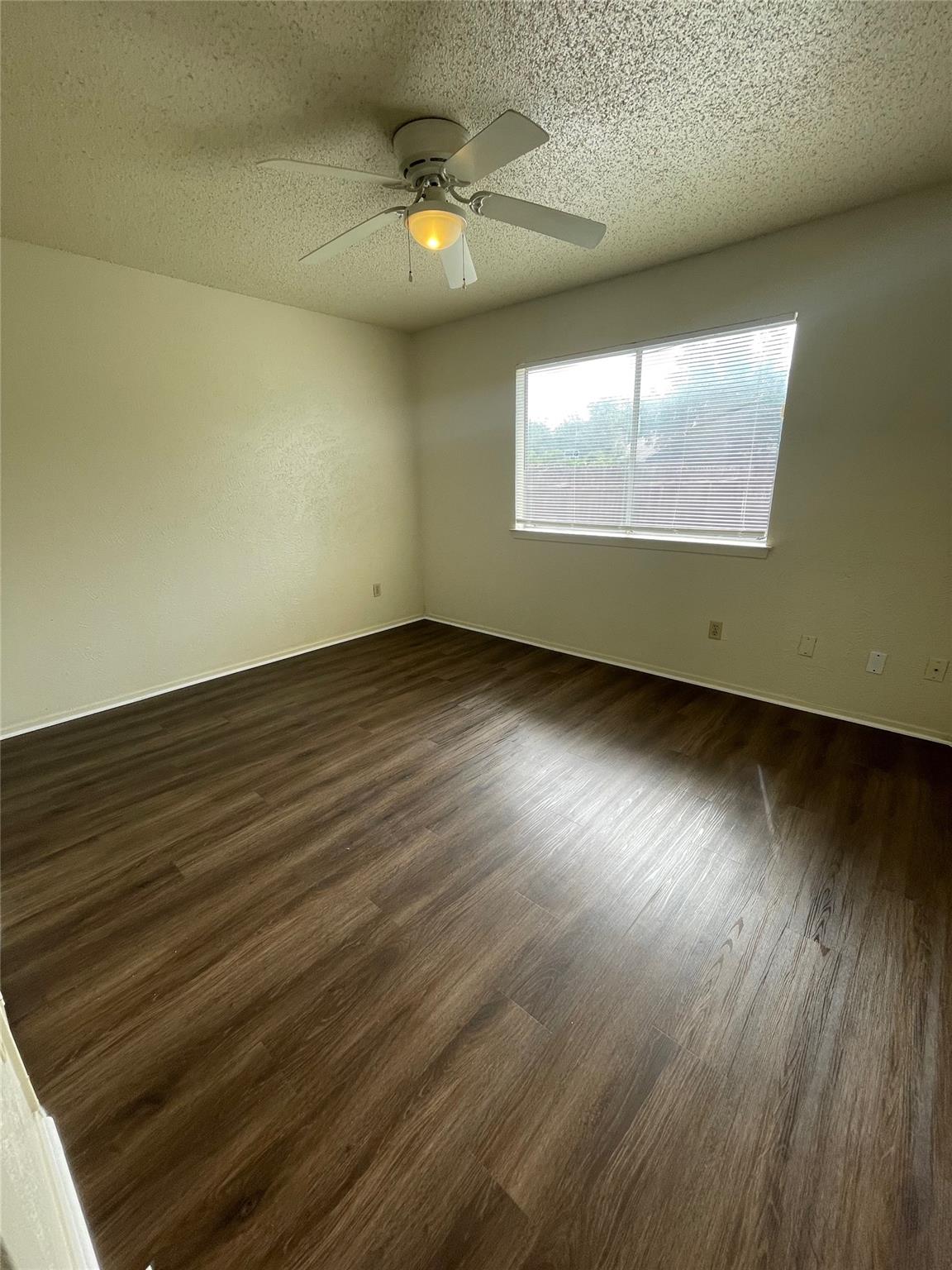 7603 Woodstone Cv #b Property Photo 10