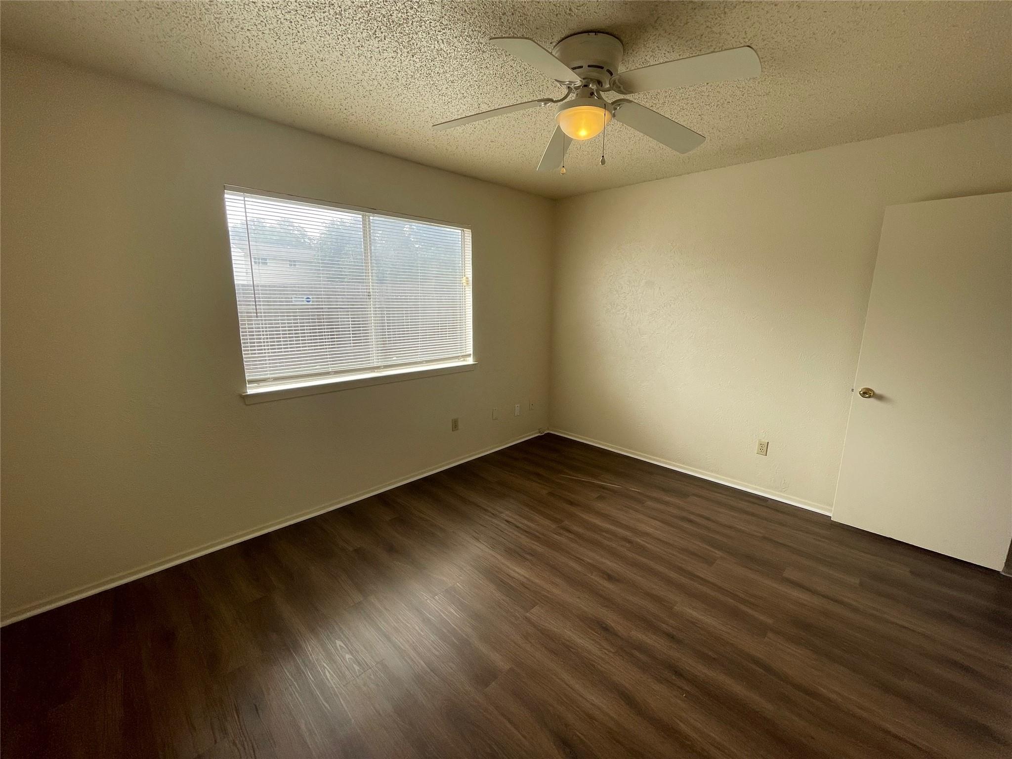 7603 Woodstone Cv #b Property Photo 11