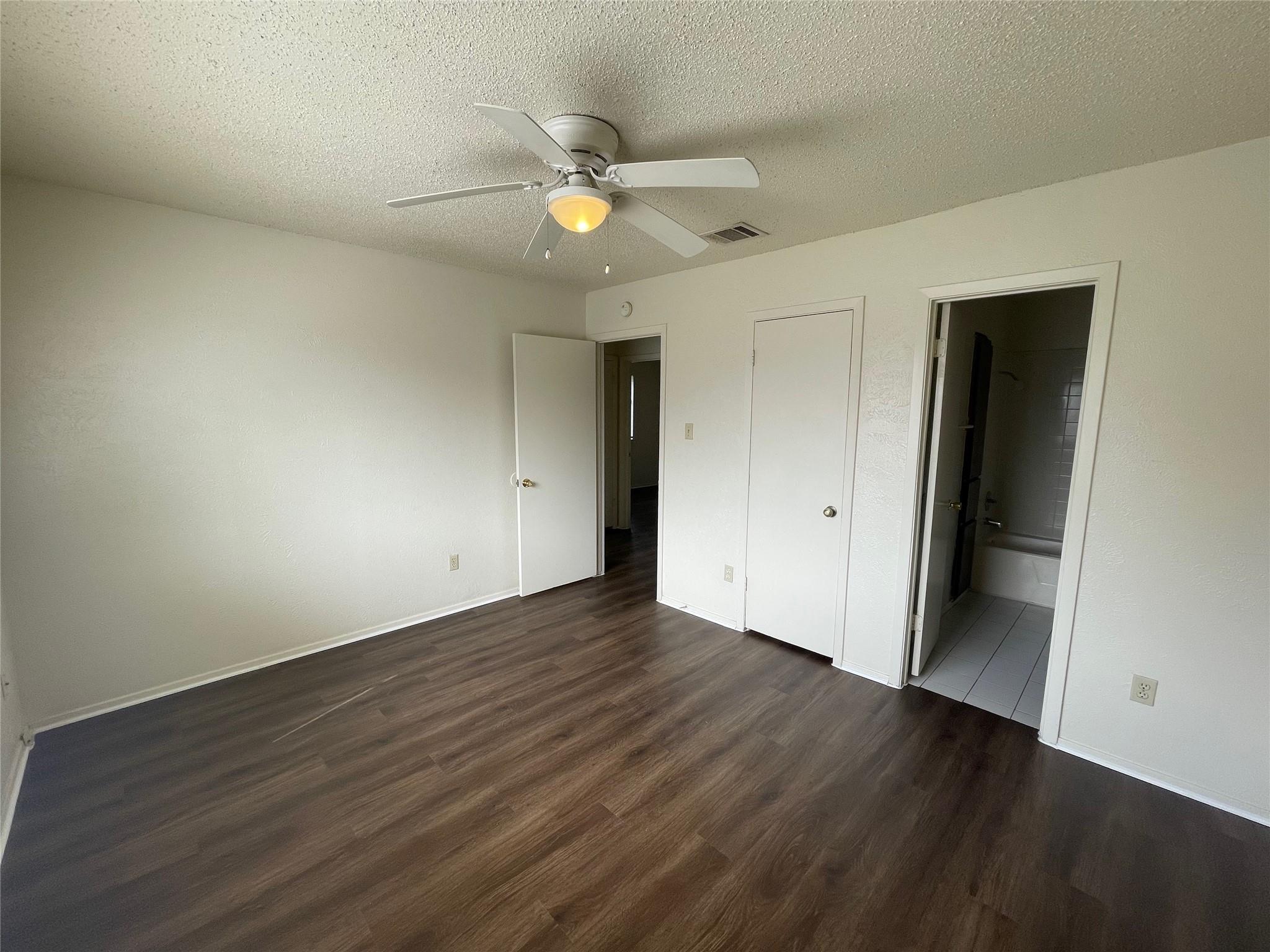 7603 Woodstone Cv #b Property Photo 12