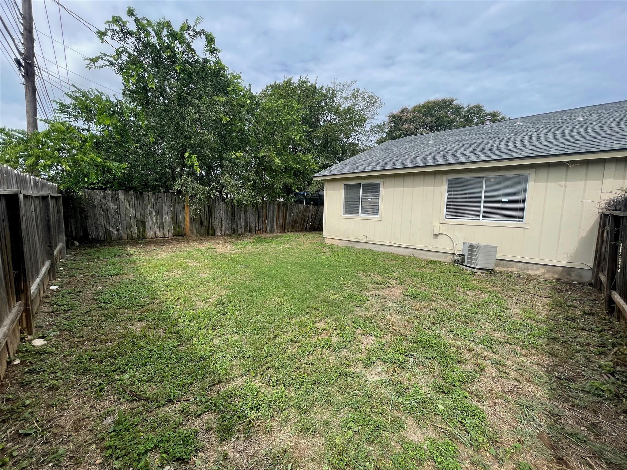 7603 Woodstone Cv #b Property Photo 20