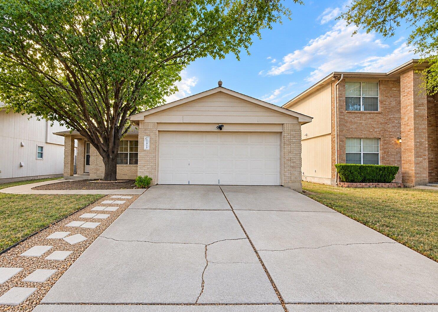 17414 Dashwood Creek Dr Property Photo 1